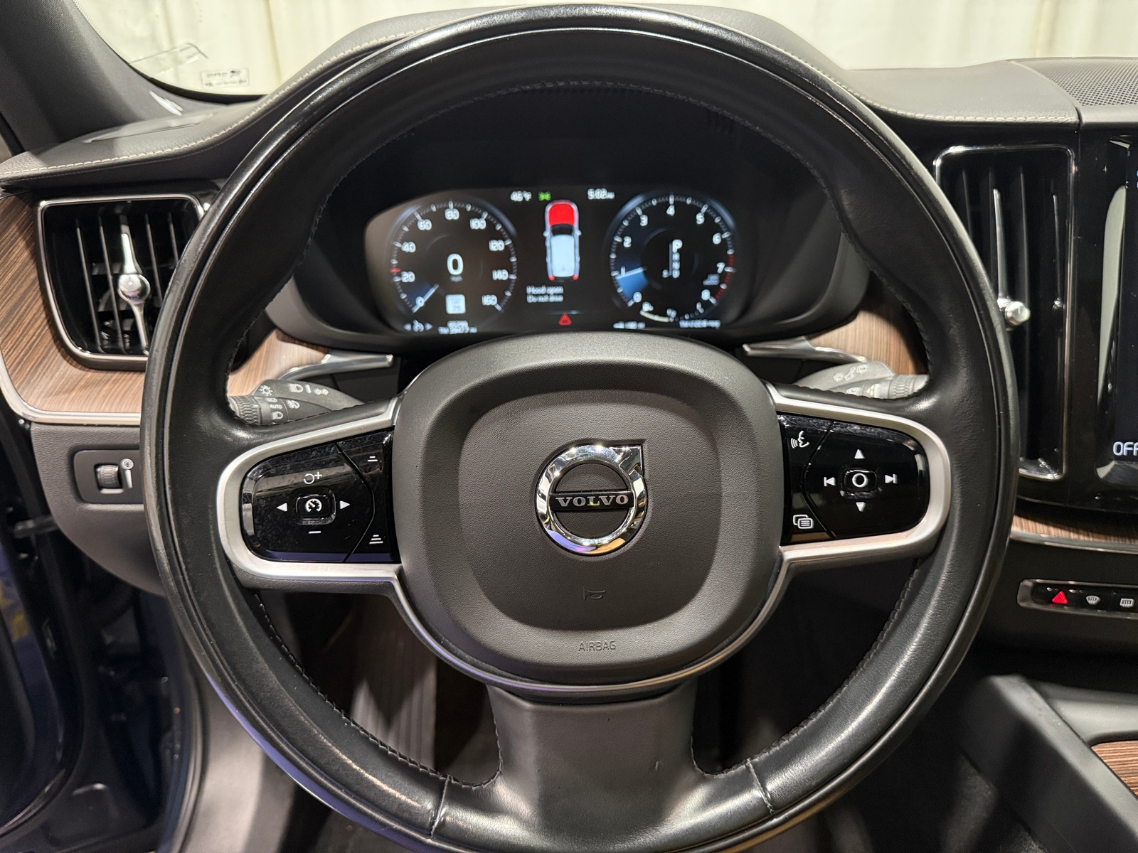 Thumbnail: 2020 Volvo XC60 - 4