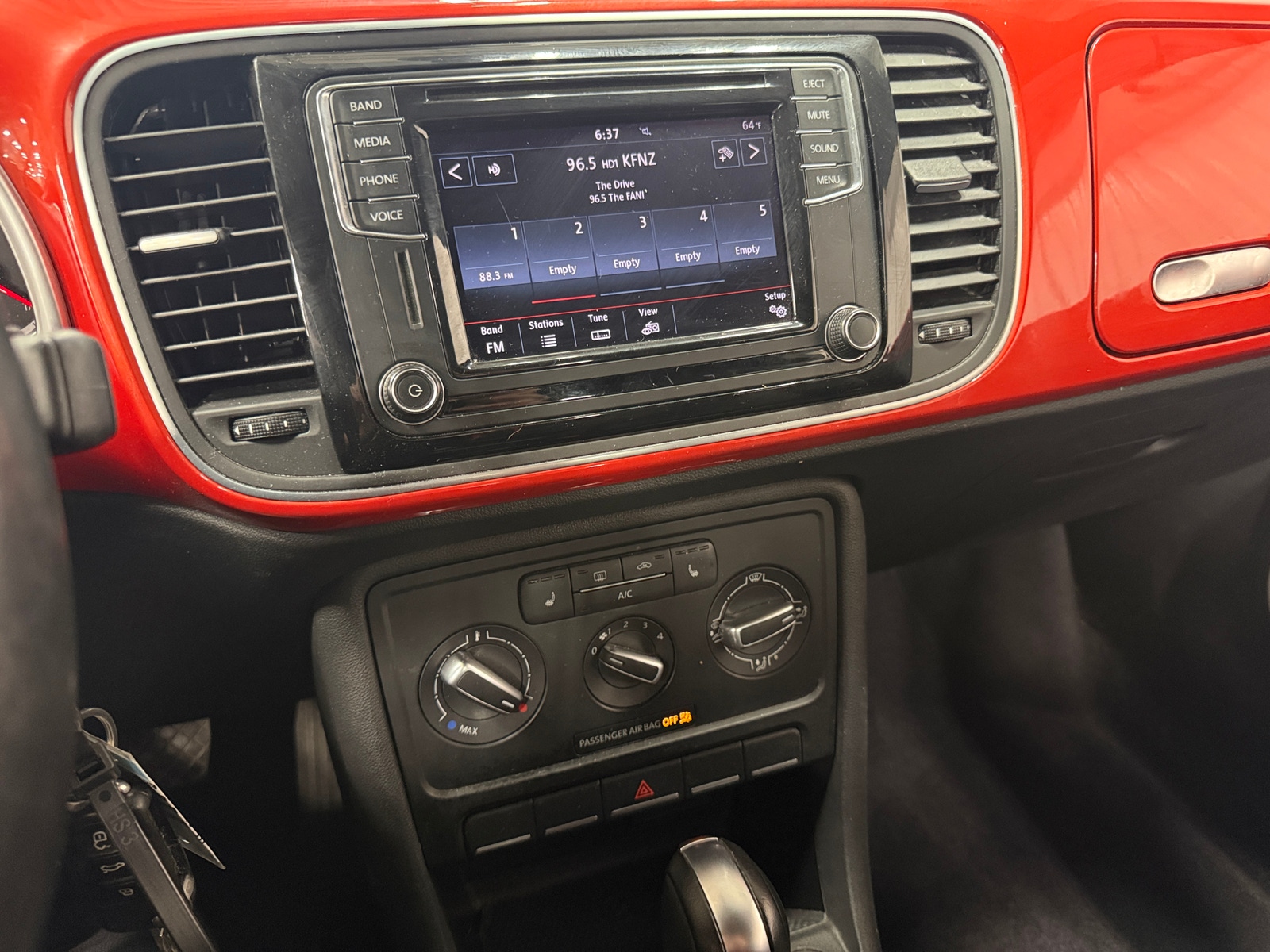 Thumbnail: 2016 Volkswagen Beetle - 4