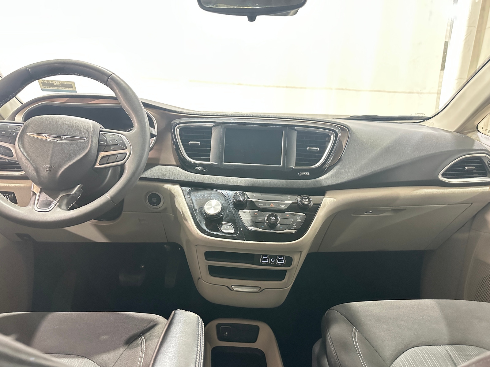 Thumbnail: 2024 Chrysler Voyager - 3