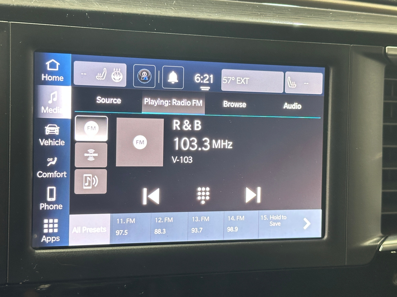 Thumbnail: 2024 Chrysler Voyager - 4