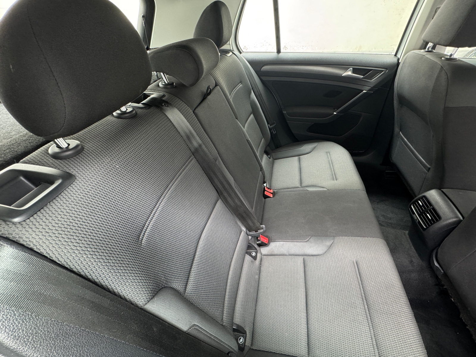 Thumbnail: 2019 Volkswagen e-Golf - 6