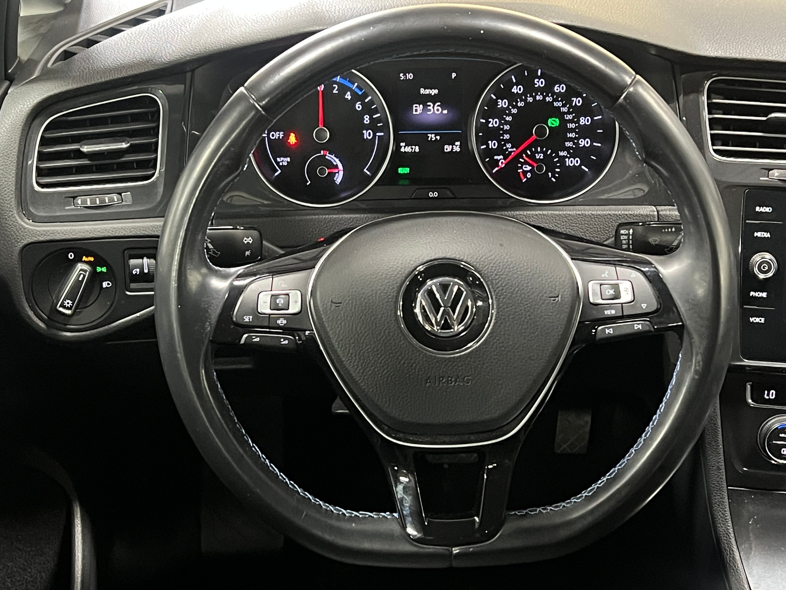 Thumbnail: 2019 Volkswagen e-Golf - 5