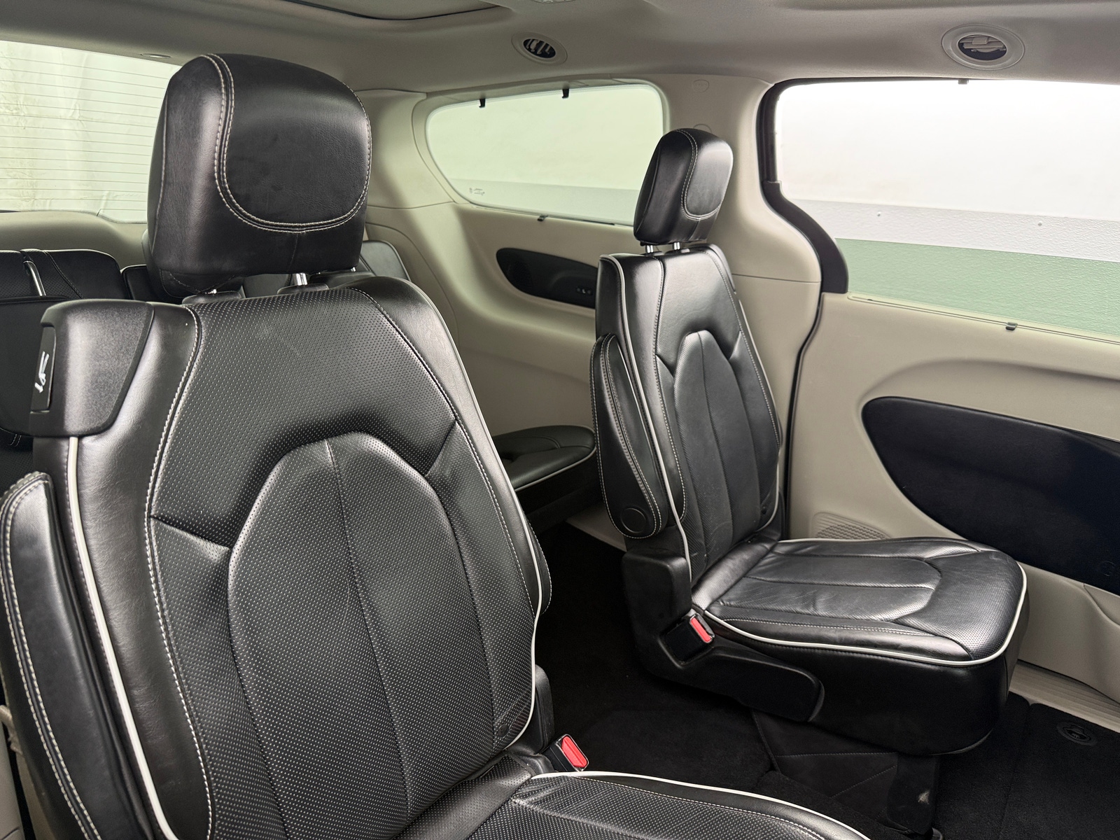 Thumbnail: 2021 Chrysler Pacifica - 5