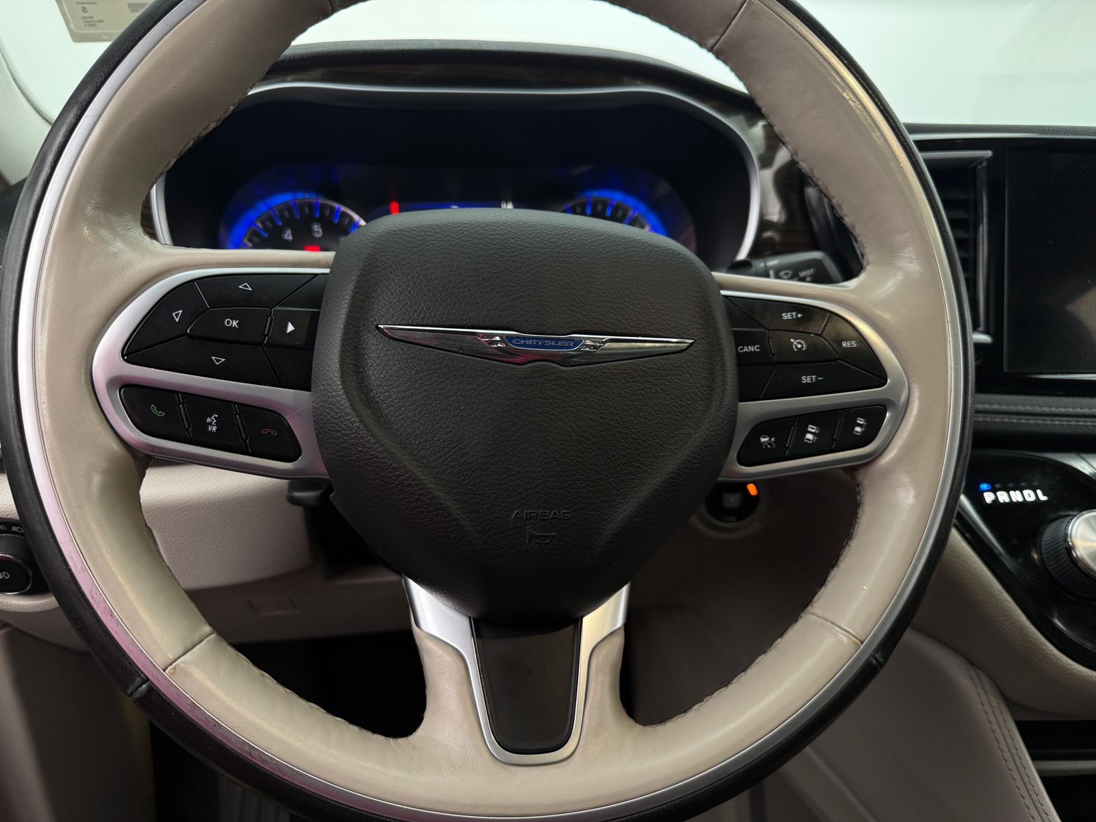 Thumbnail: 2021 Chrysler Pacifica - 4