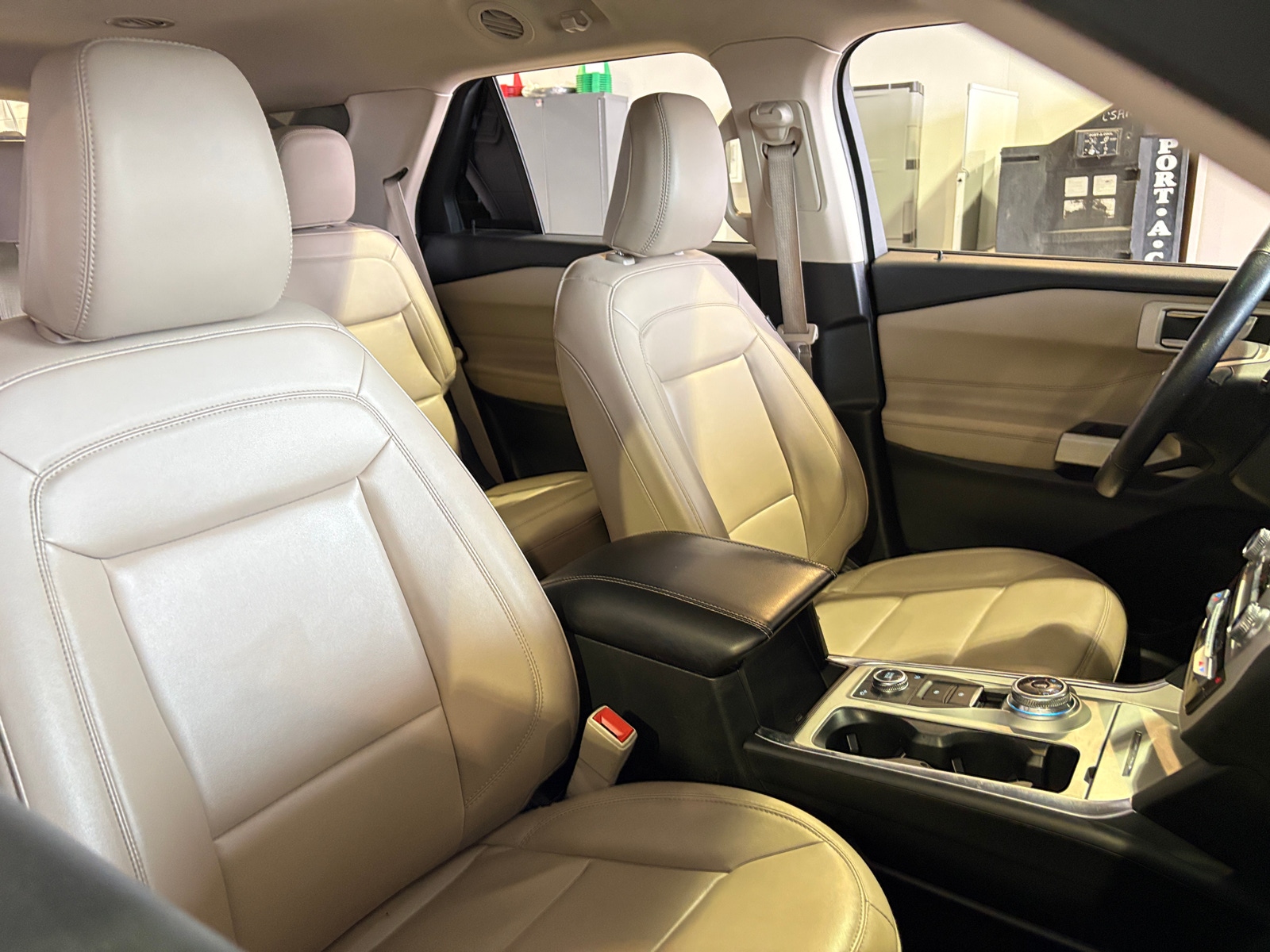 Thumbnail: 2022 Ford Explorer - 2