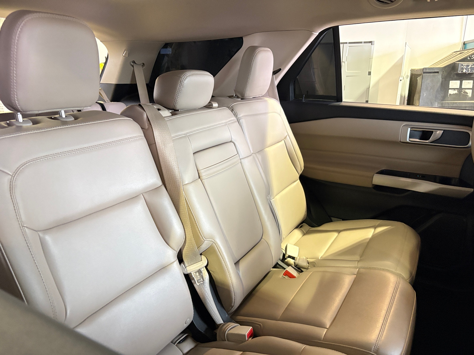 Thumbnail: 2022 Ford Explorer - 6