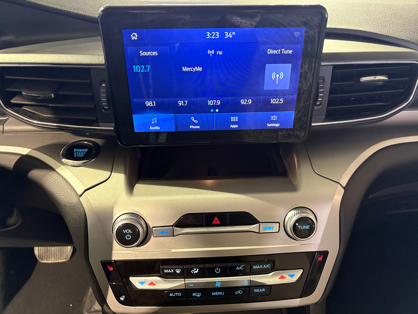 Thumbnail: 2022 Ford Explorer - 4