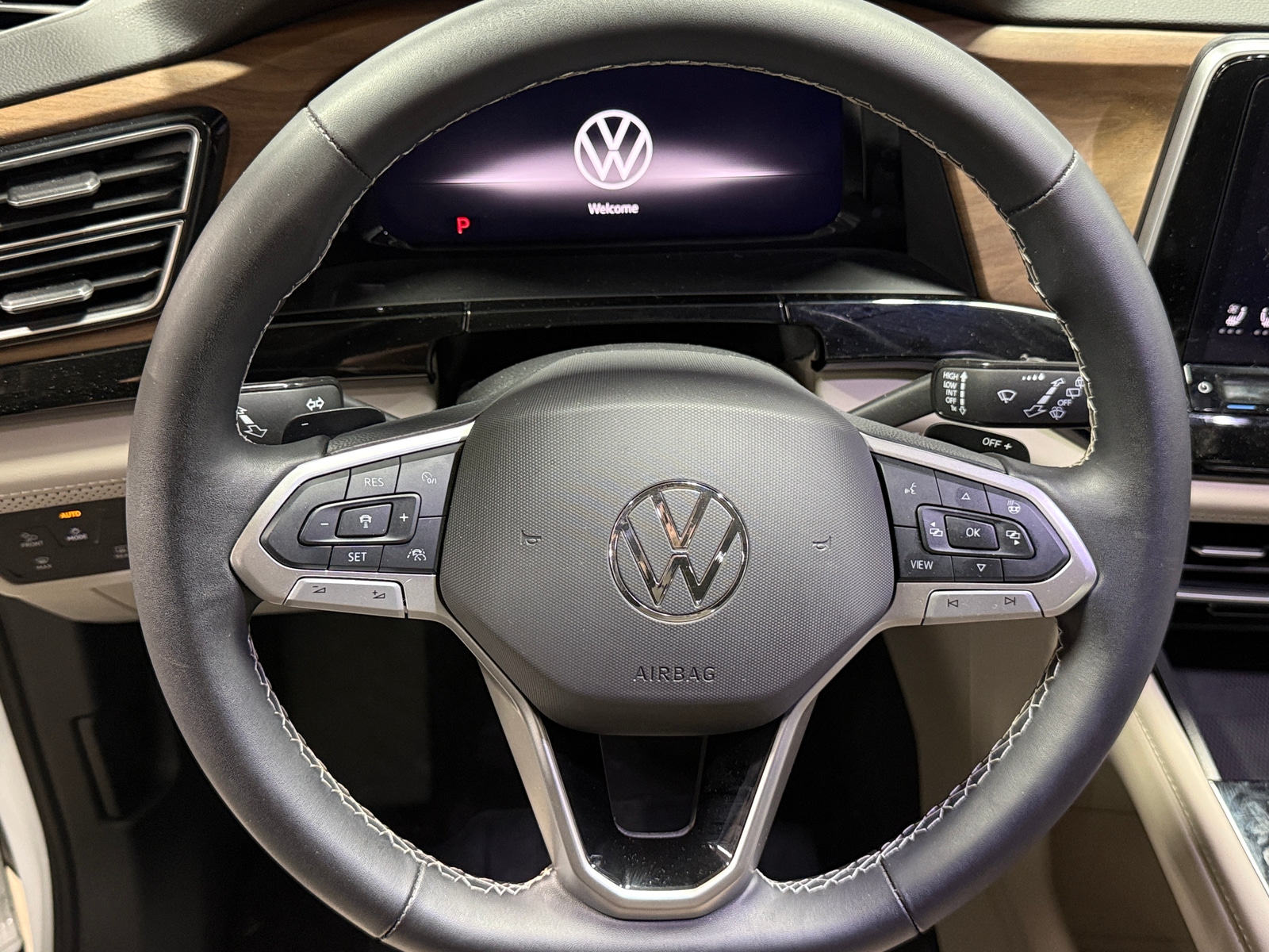 Thumbnail: 2024 Volkswagen Atlas - 4