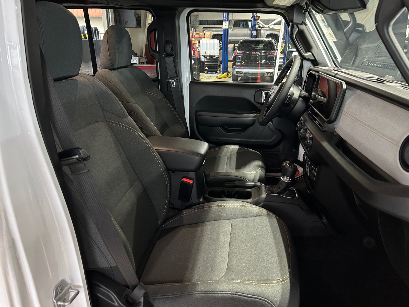 Thumbnail: 2025 Jeep Gladiator - 2