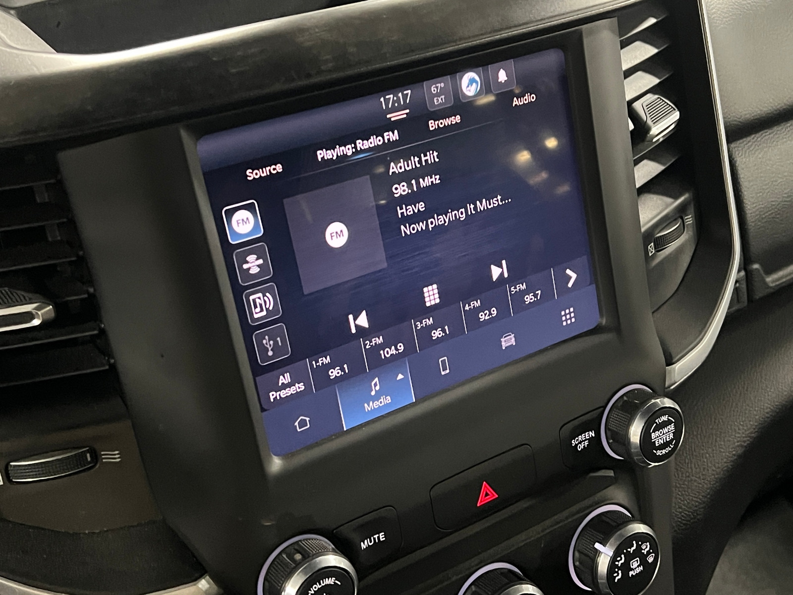 Thumbnail: 2022 RAM 1500 - 4