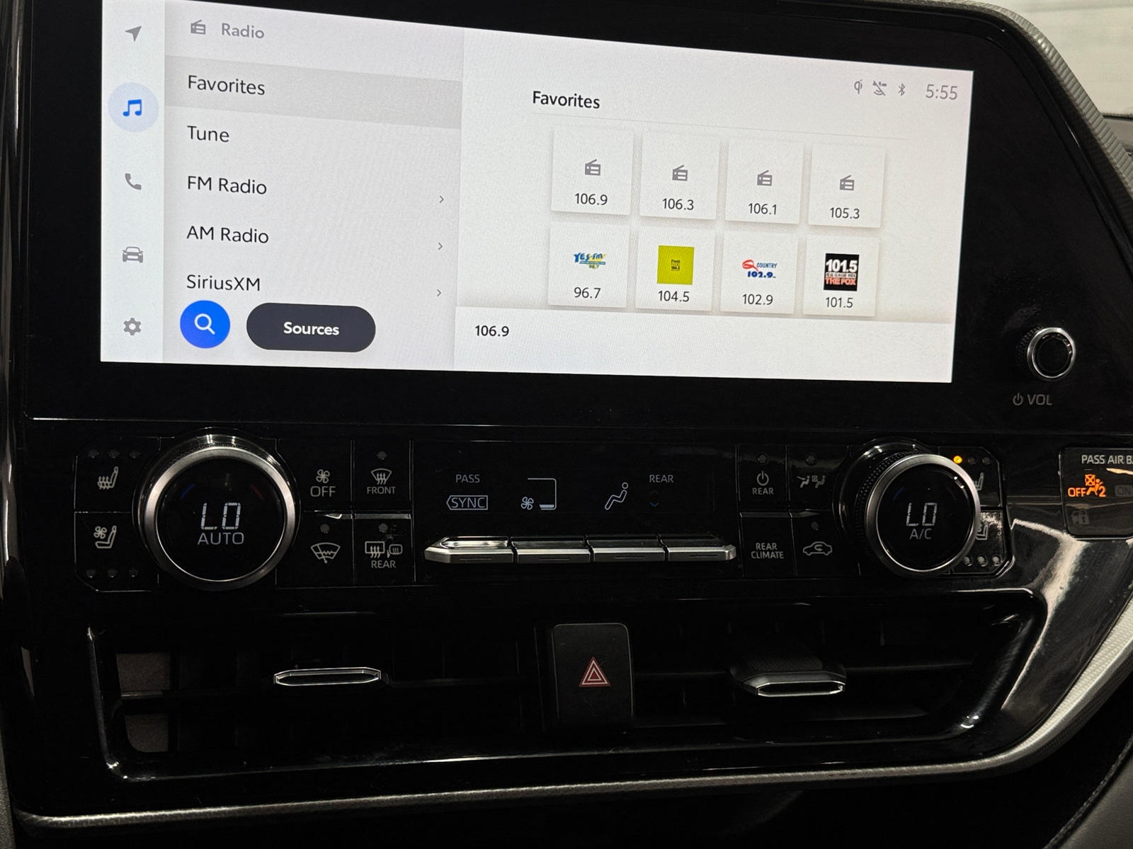 Thumbnail: 2023 Toyota Highlander - 3