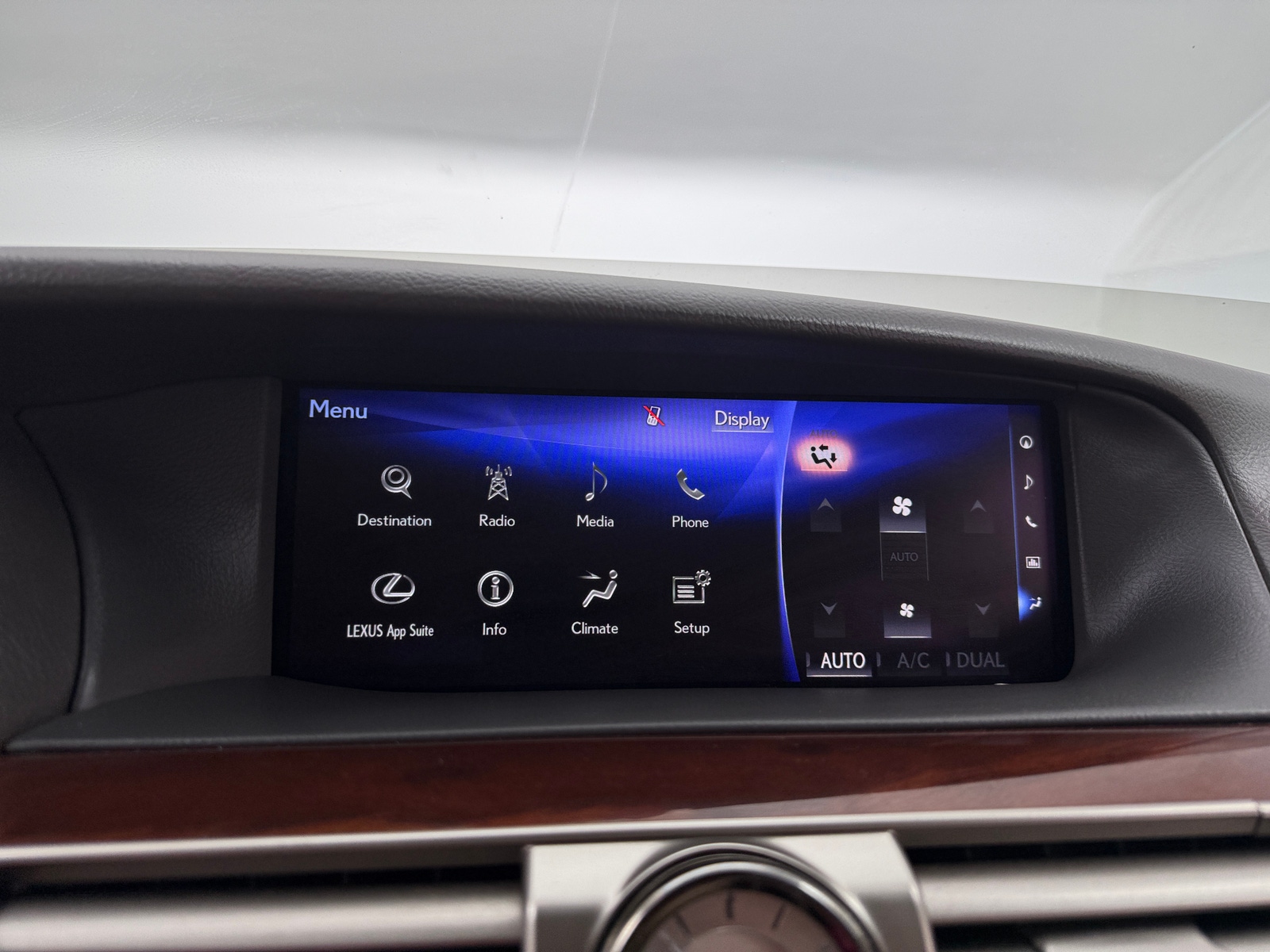 Thumbnail: 2016 Lexus LS - 3