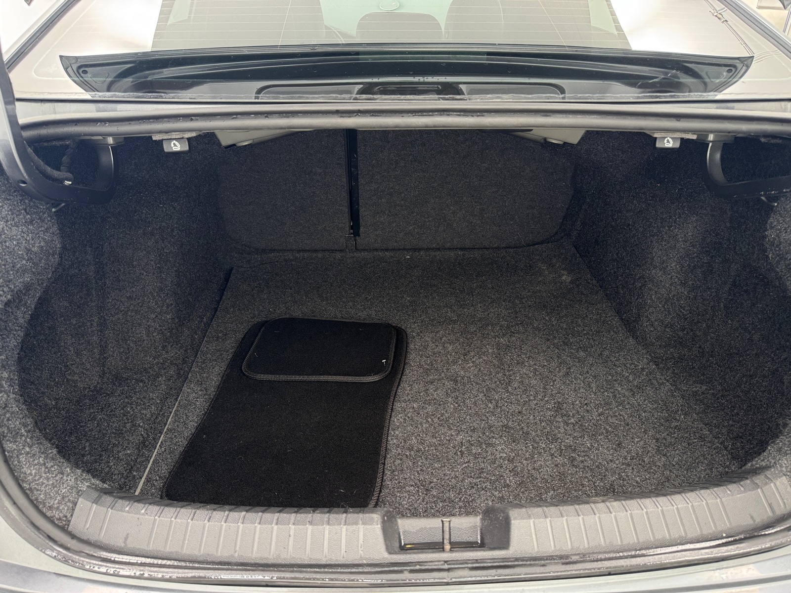 Thumbnail: 2019 Volkswagen Jetta - 6