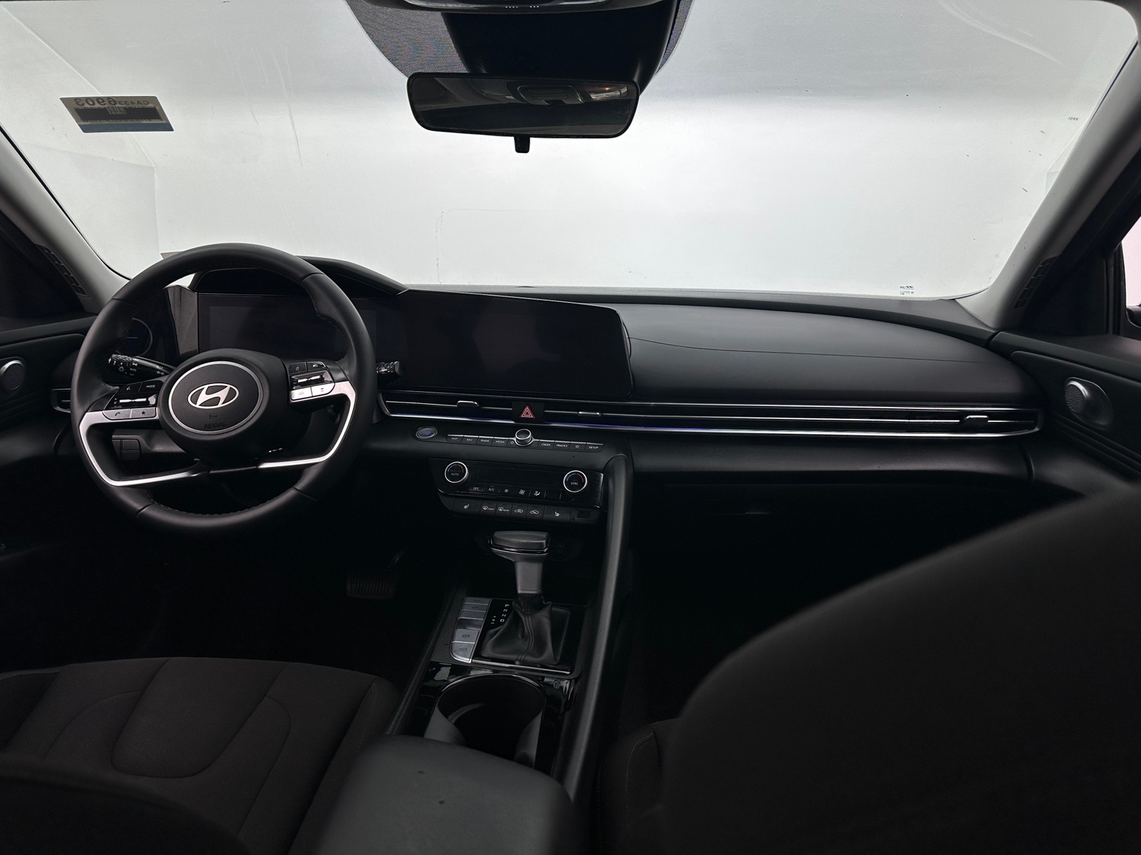 Thumbnail: 2024 Hyundai Elantra - 3