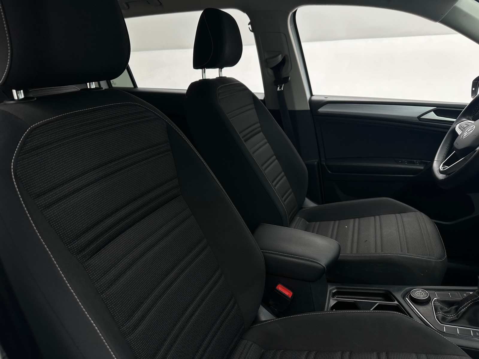 Thumbnail: 2022 Volkswagen Tiguan - 2