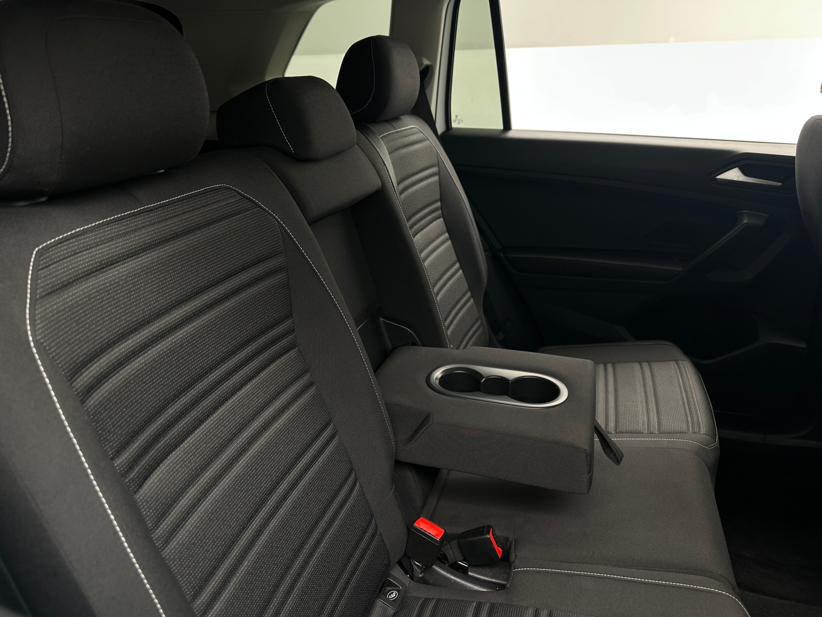 Thumbnail: 2022 Volkswagen Tiguan - 6