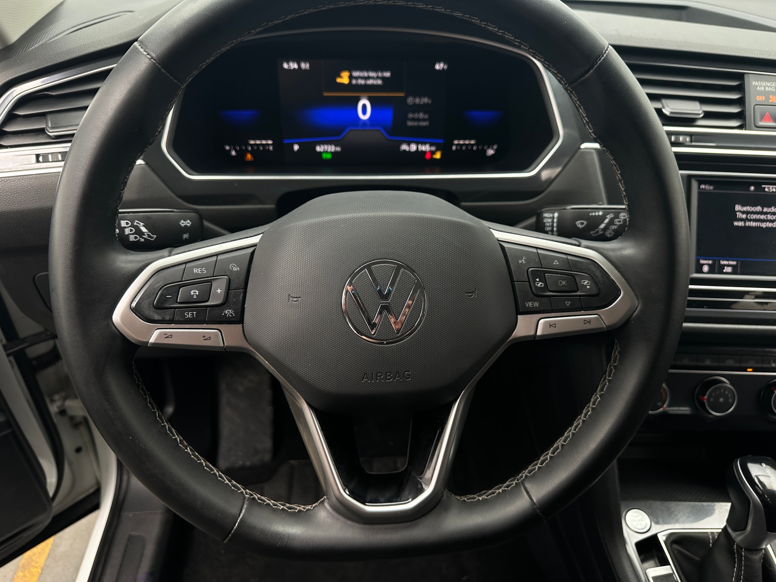 Thumbnail: 2022 Volkswagen Tiguan - 5