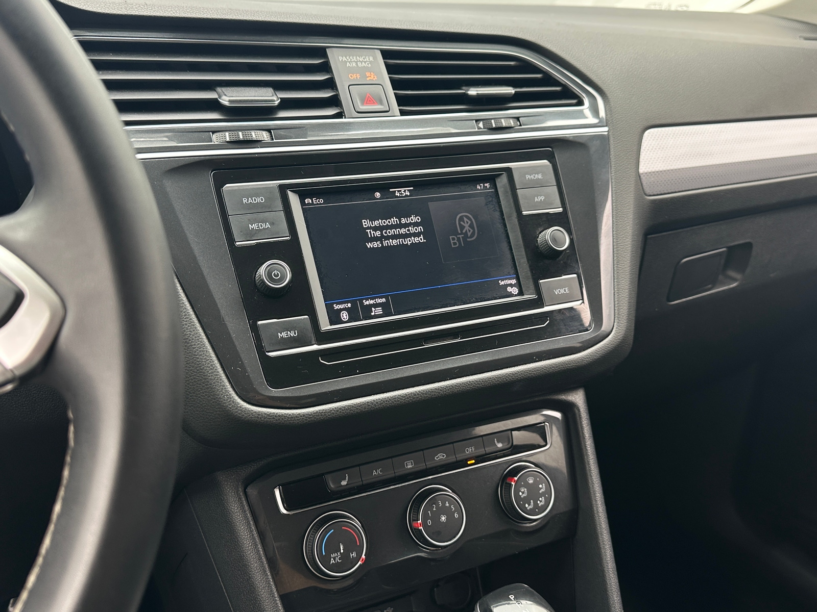 Thumbnail: 2022 Volkswagen Tiguan - 4