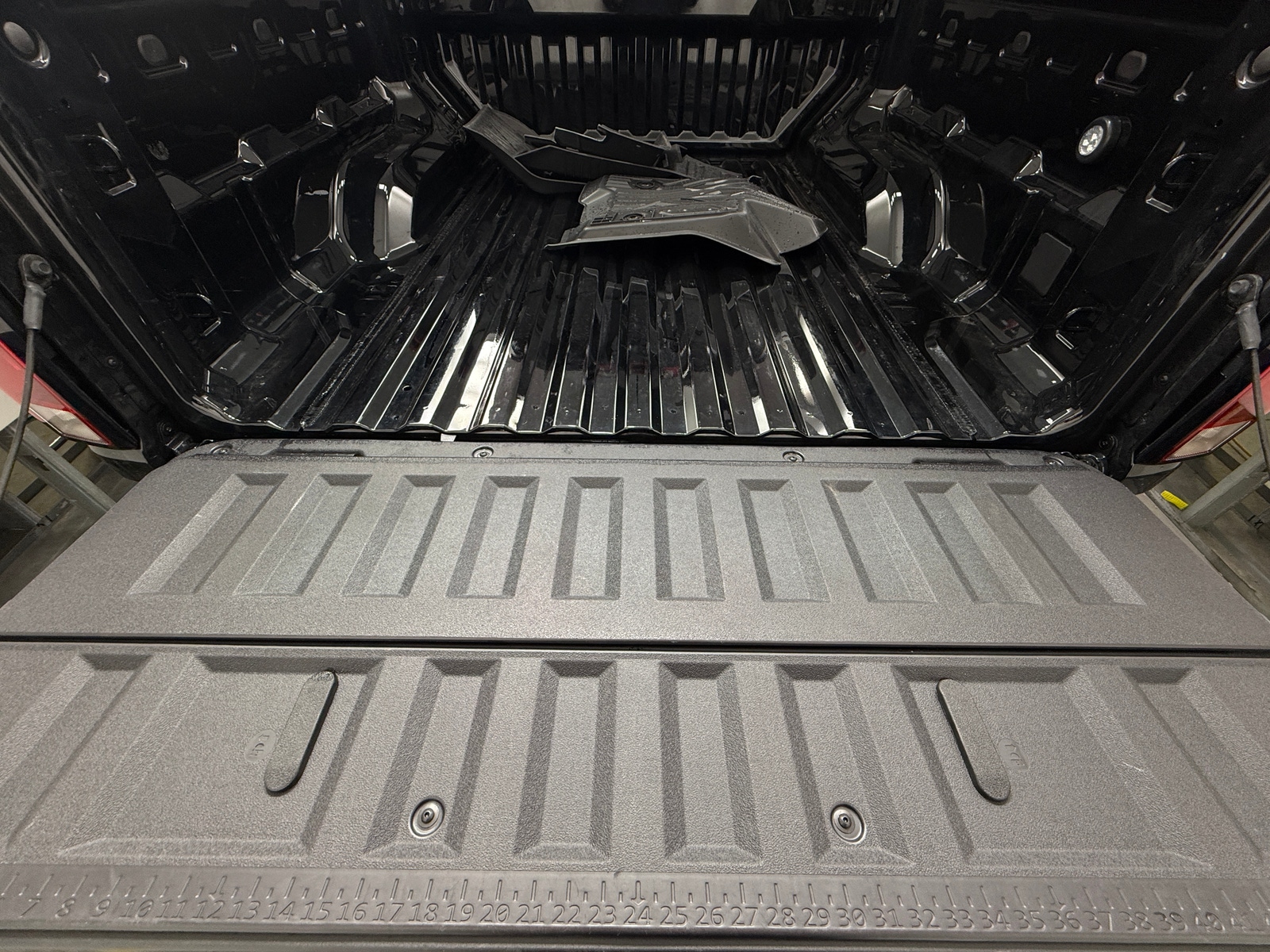 Thumbnail: 2024 Chevrolet Colorado - 7