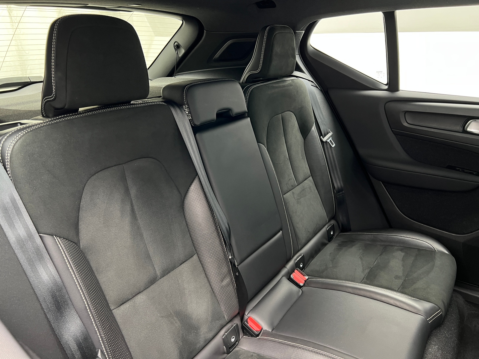 Thumbnail: 2021 Volvo XC40 - 5