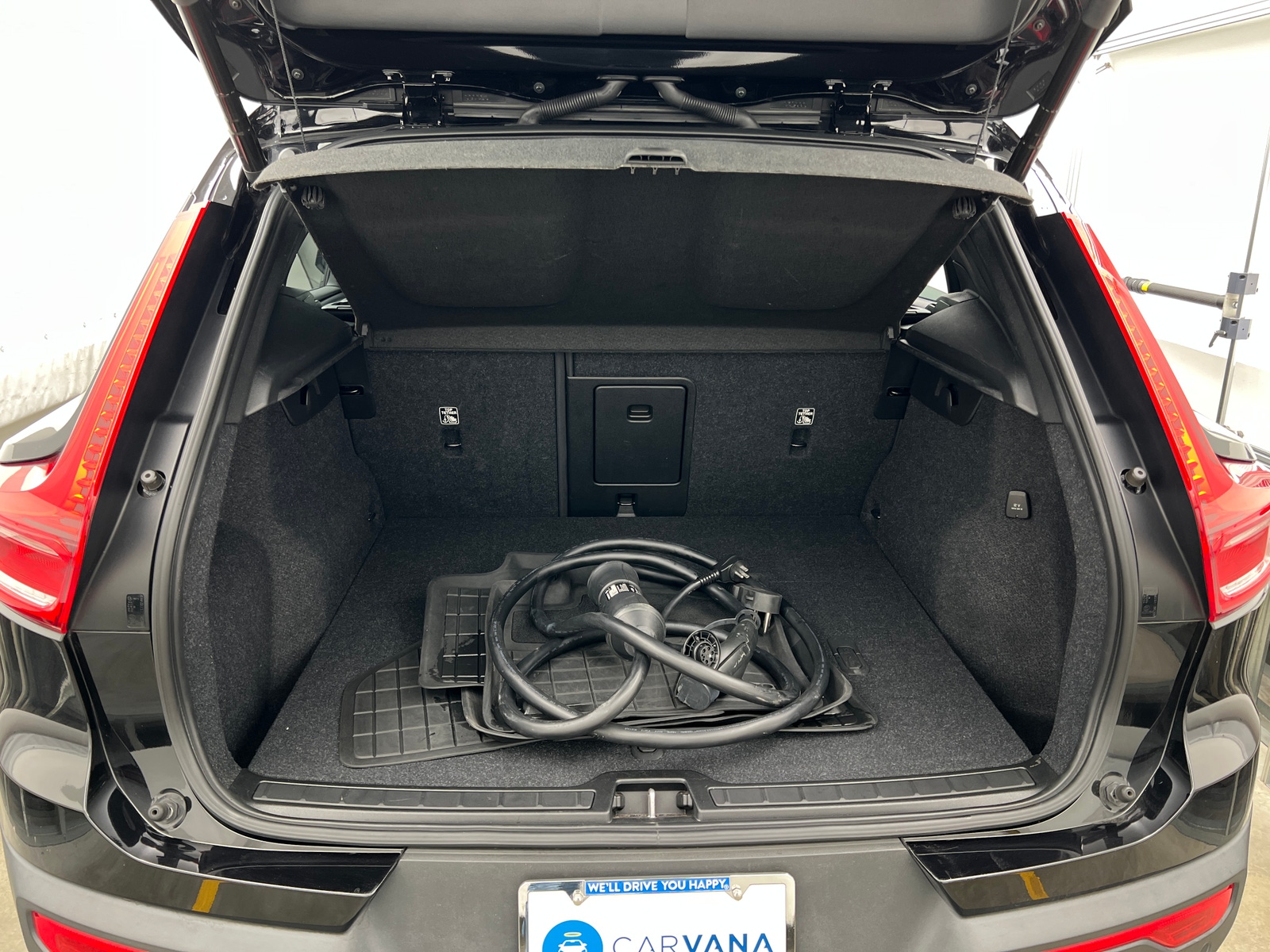 Thumbnail: 2021 Volvo XC40 - 6