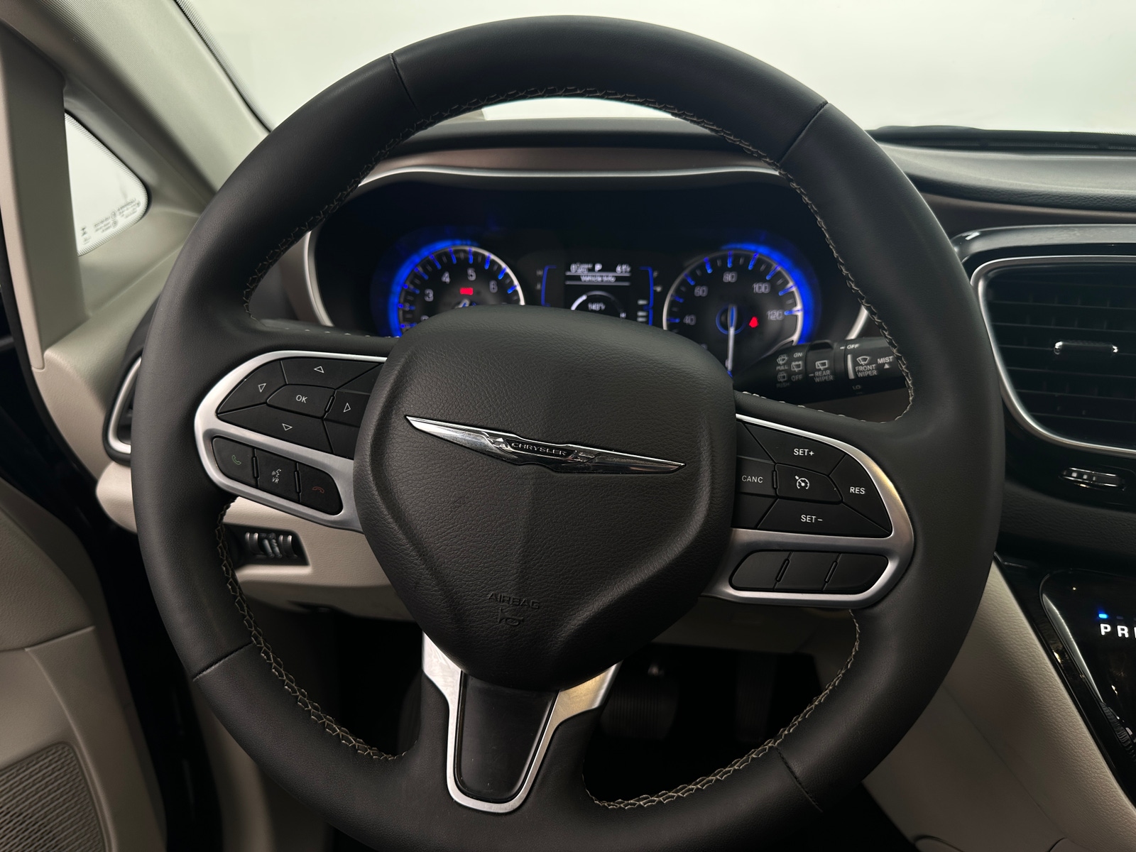 Thumbnail: 2024 Chrysler Voyager - 5