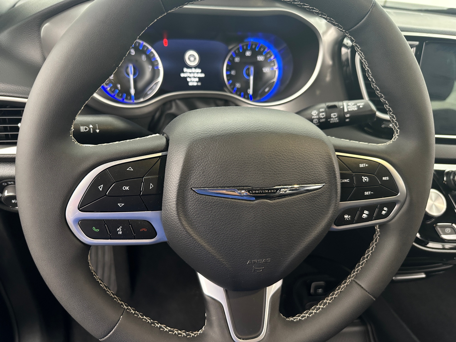 Thumbnail: 2025 Chrysler Pacifica - 5