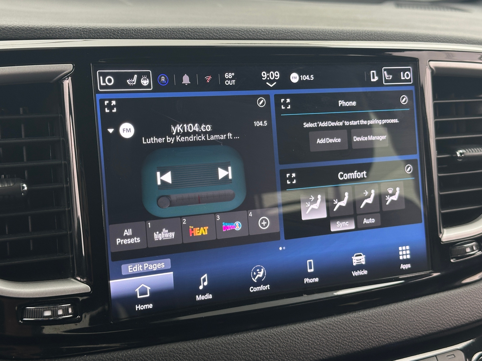 Thumbnail: 2025 Chrysler Pacifica - 4