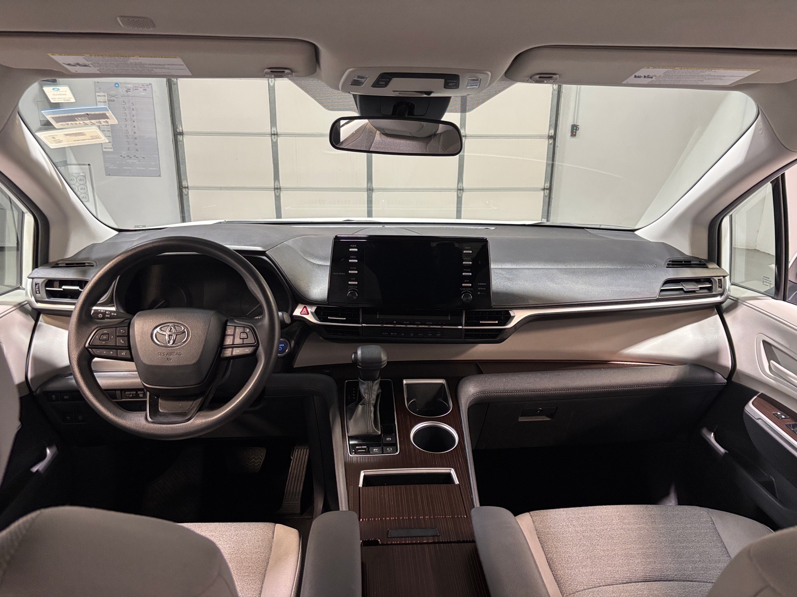 Thumbnail: 2024 Toyota Sienna - 3