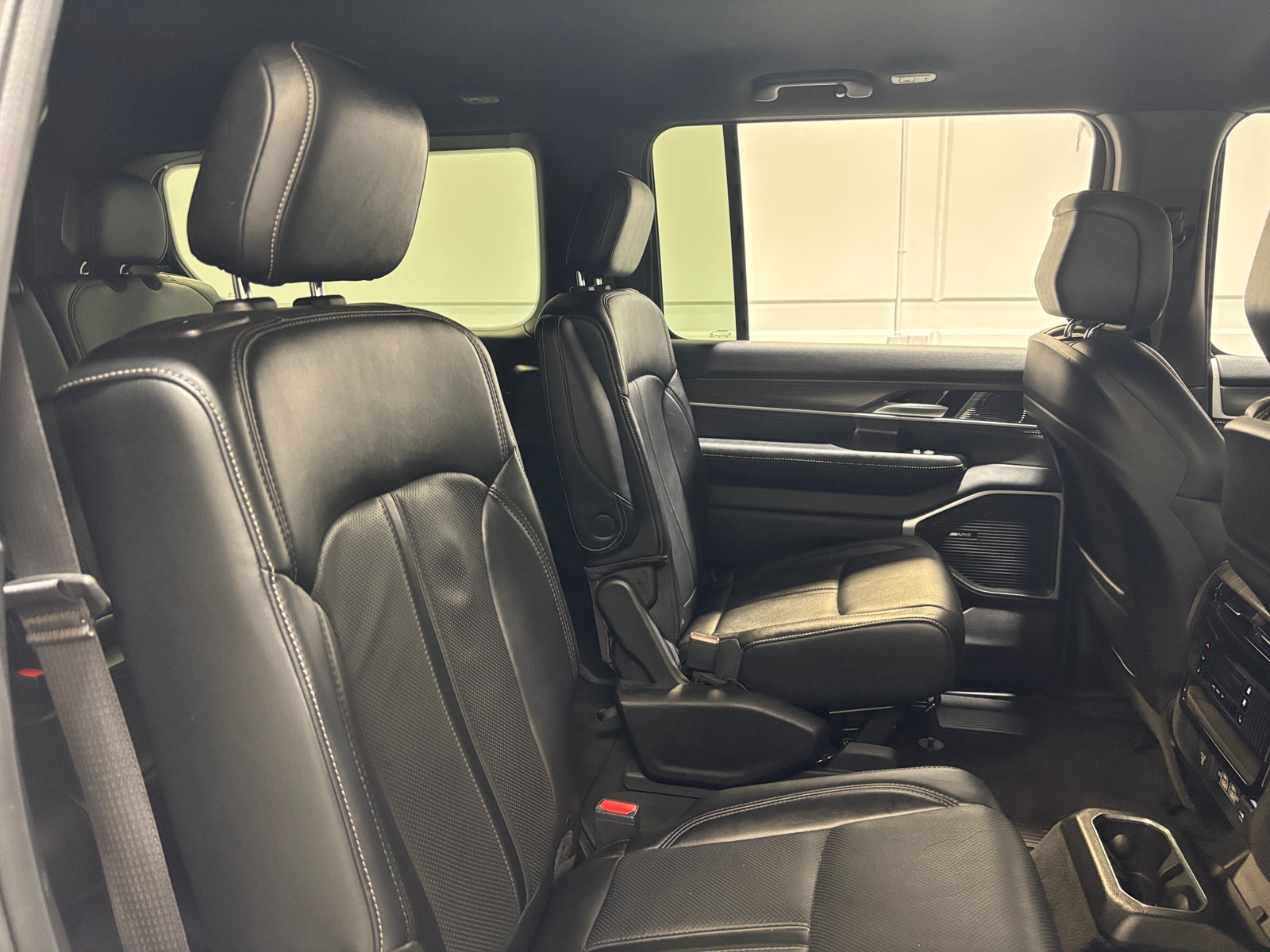 Thumbnail: 2024 Jeep Wagoneer - 5