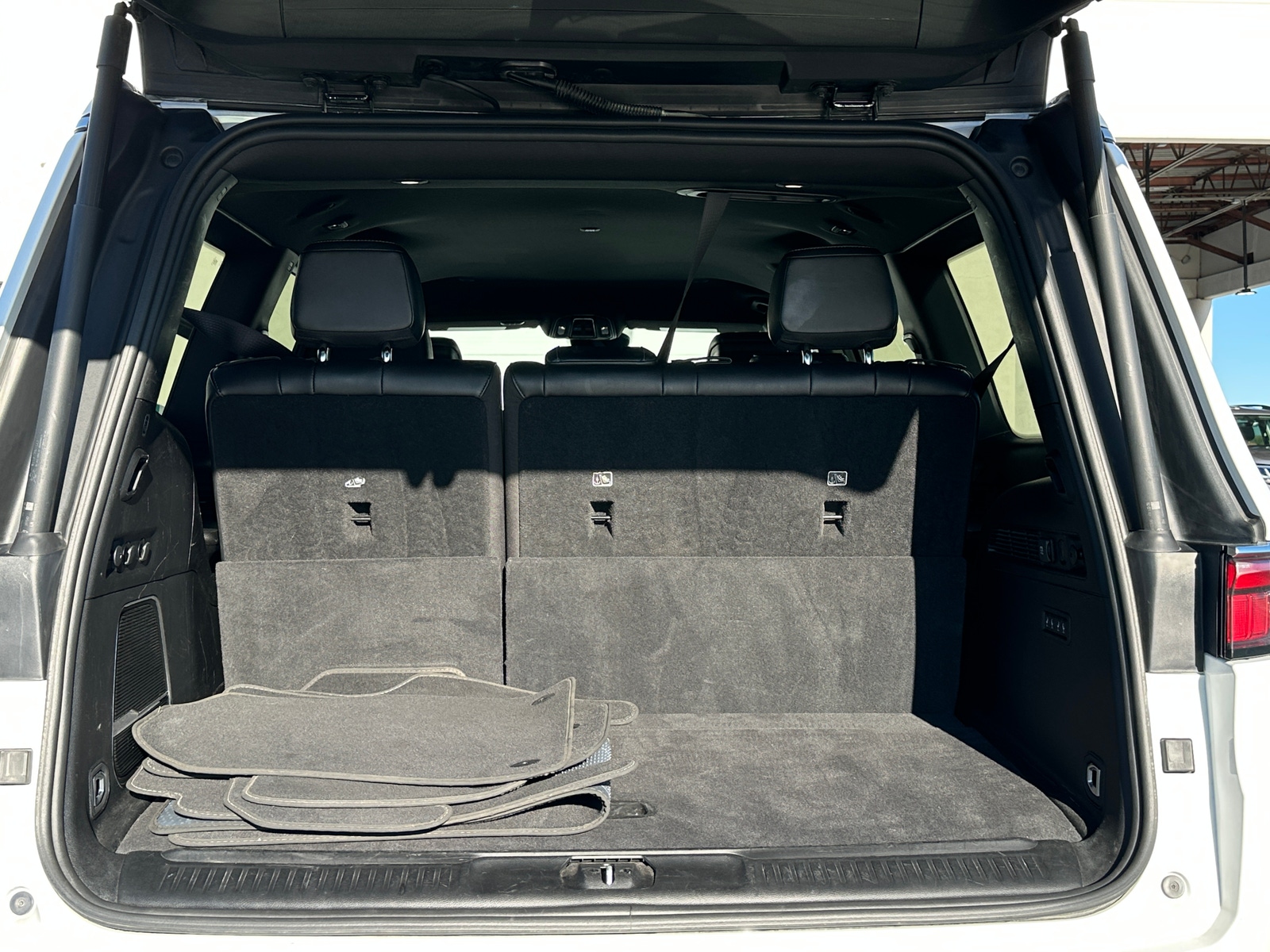 Thumbnail: 2024 Jeep Wagoneer - 6