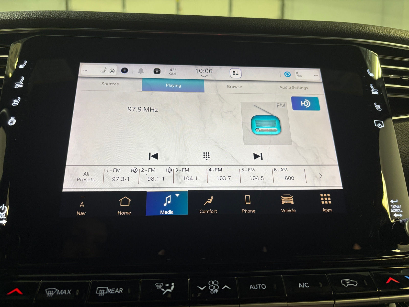 Thumbnail: 2024 Jeep Wagoneer - 3