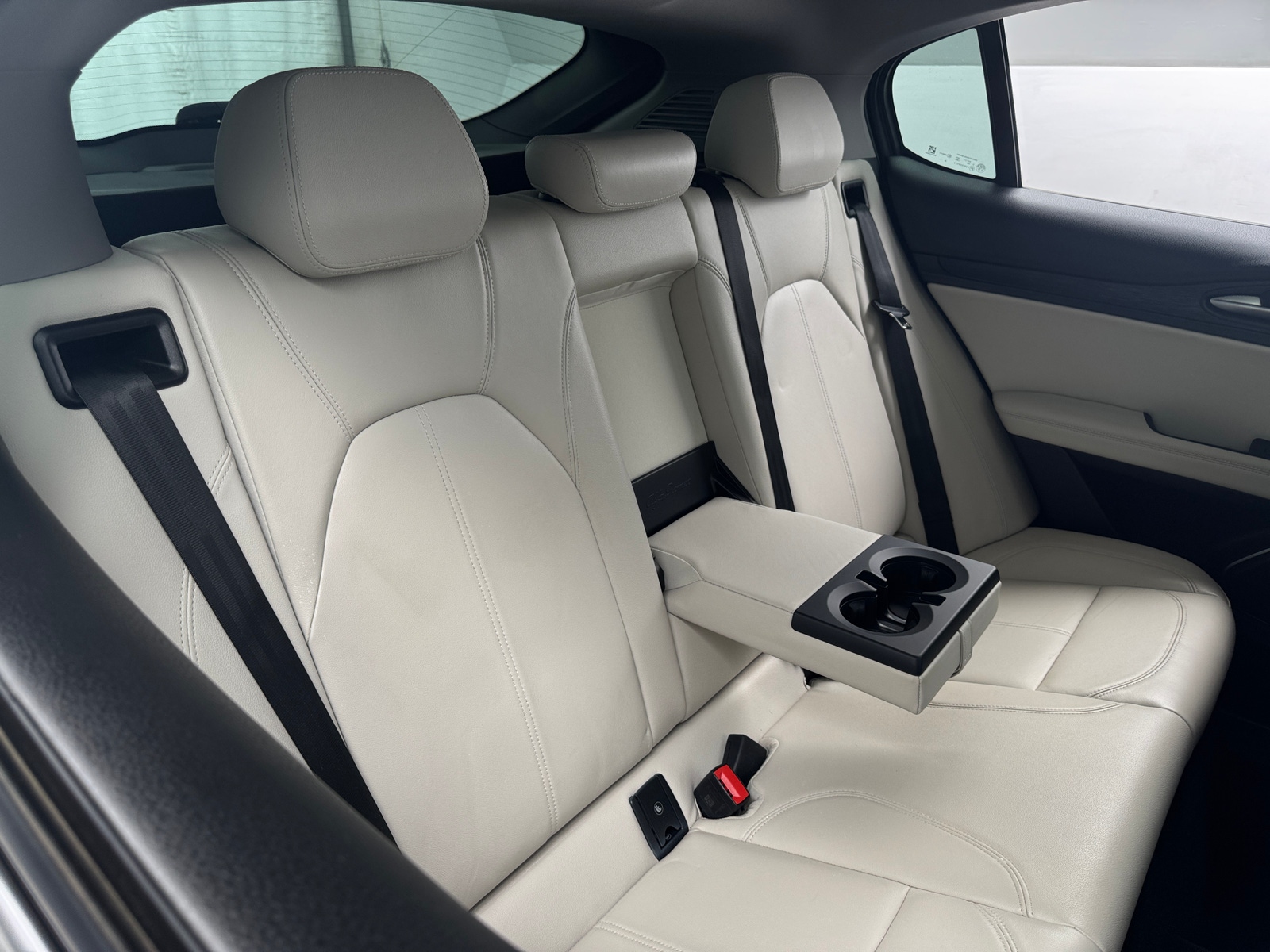 Thumbnail: 2020 Alfa Romeo Stelvio - 5