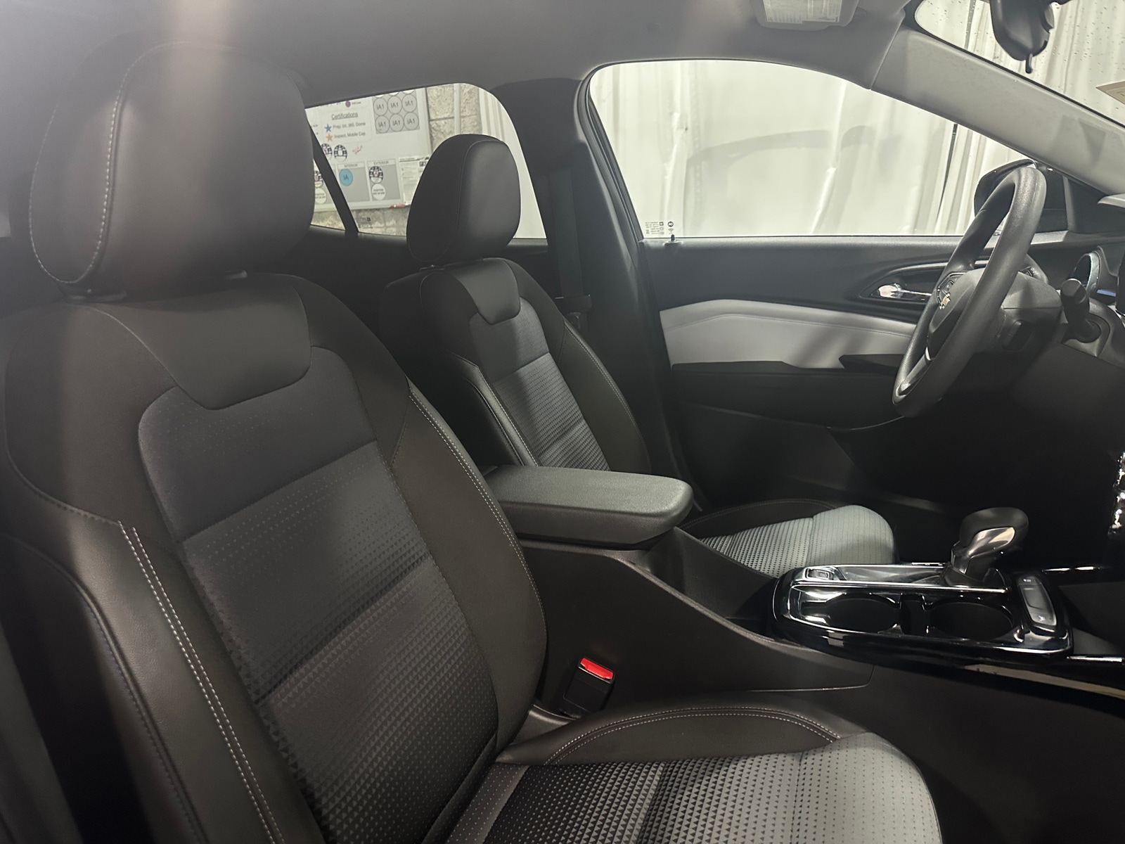 Thumbnail: 2025 Chevrolet Trax - 2