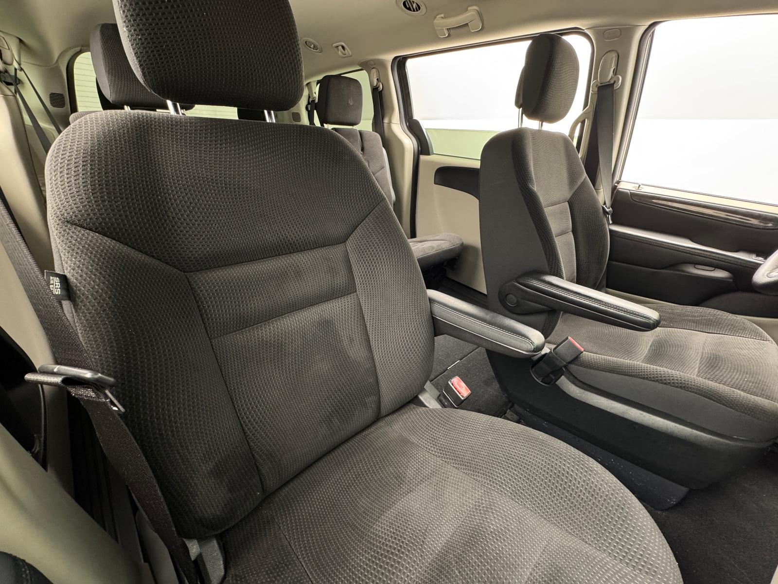 Thumbnail: 2018 Dodge Grand Caravan - 2