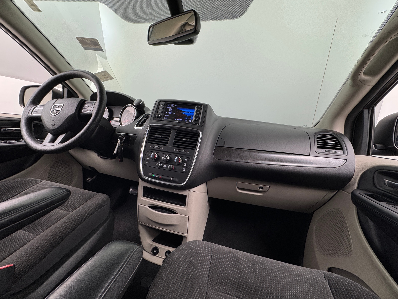 Thumbnail: 2018 Dodge Grand Caravan - 3