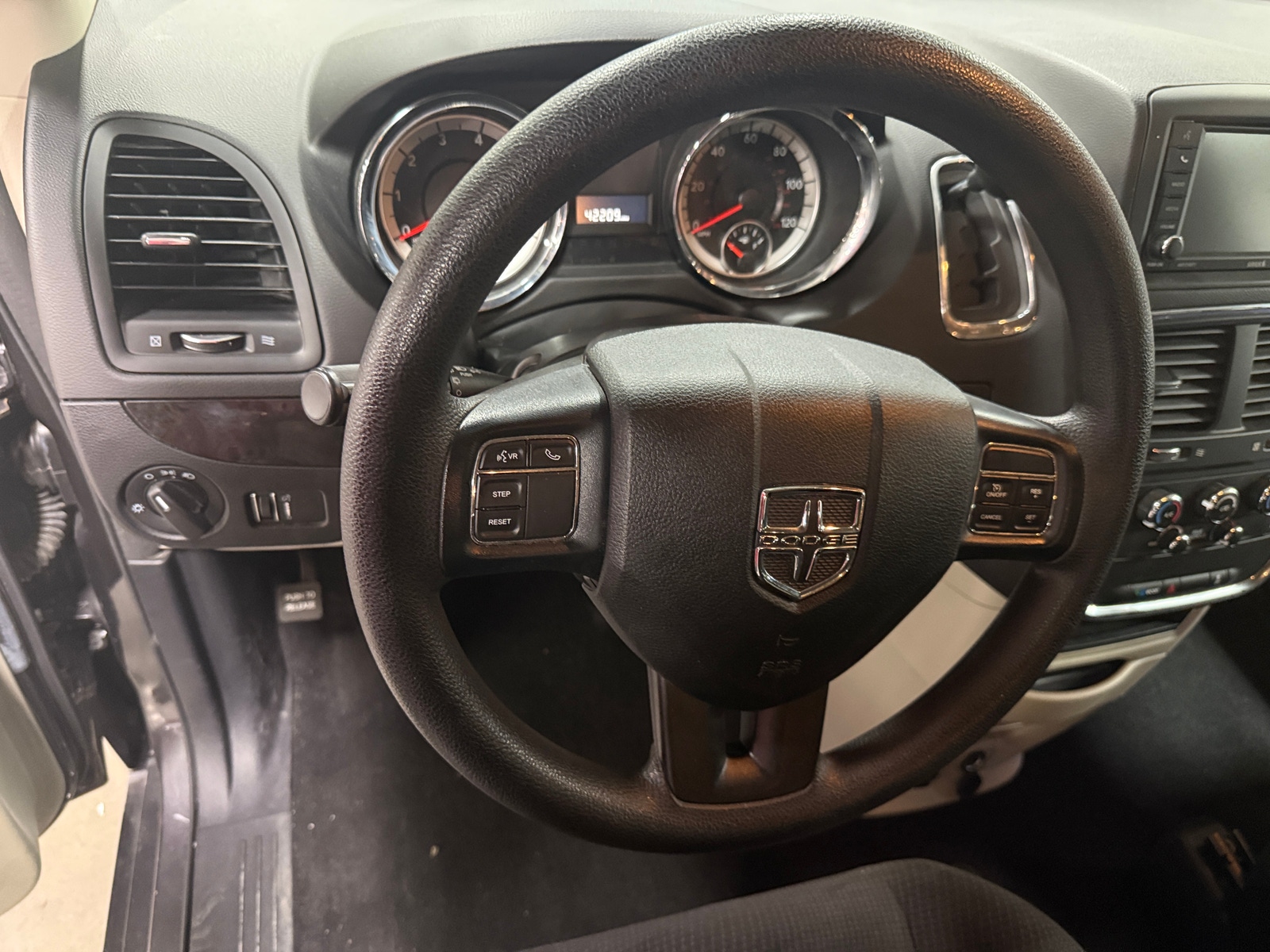 Thumbnail: 2018 Dodge Grand Caravan - 5