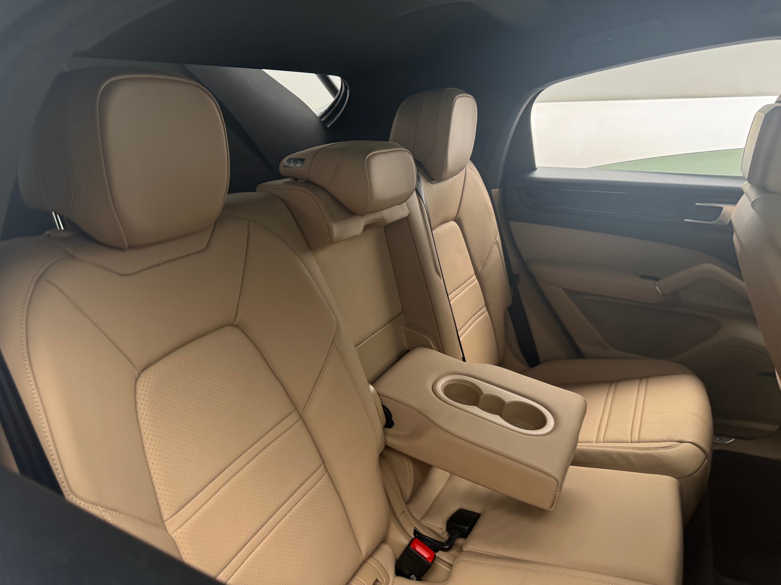 Thumbnail: 2021 Porsche  - 5