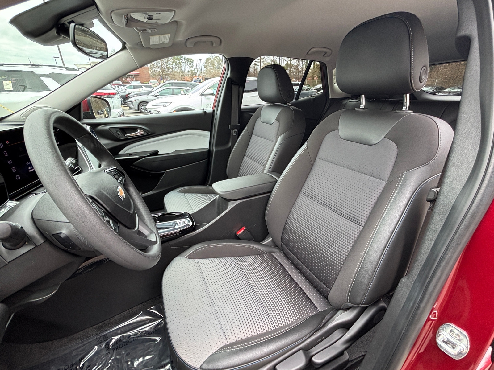 Thumbnail: 2025 Chevrolet Trax - 2