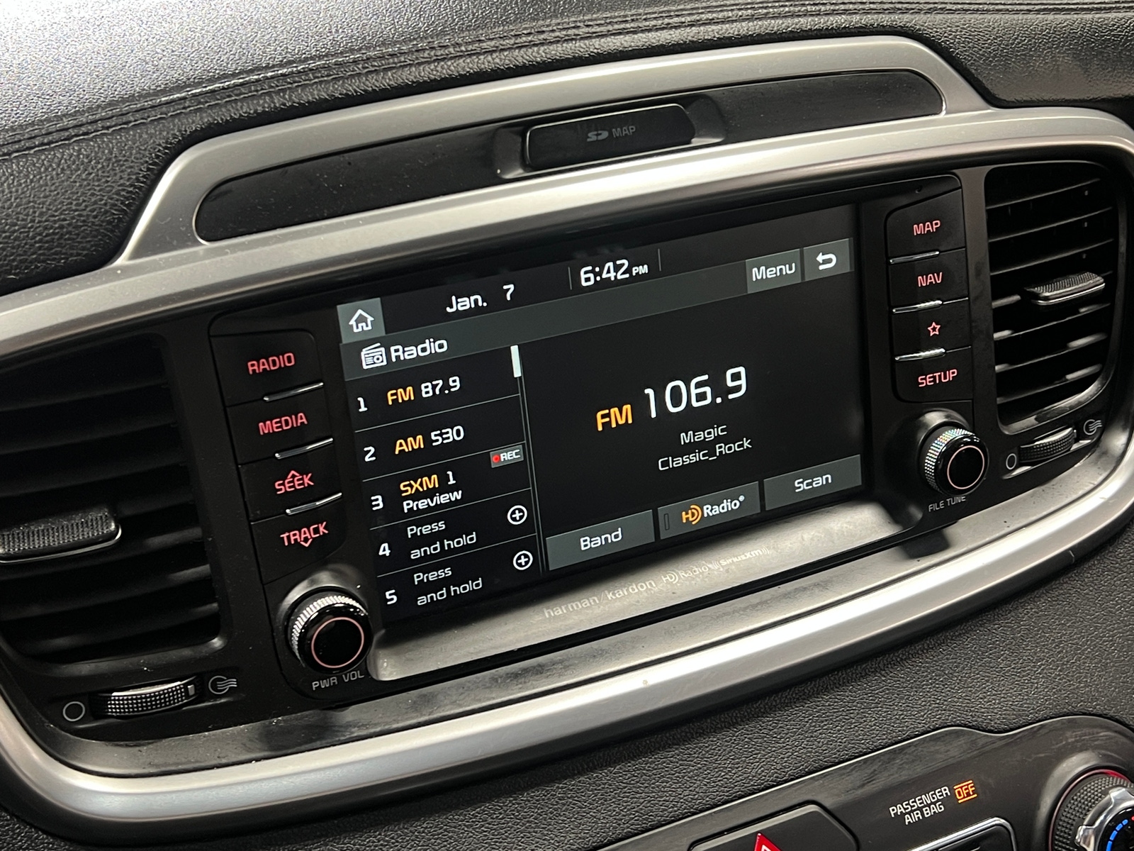 Thumbnail: 2019 Kia Sorento - 3