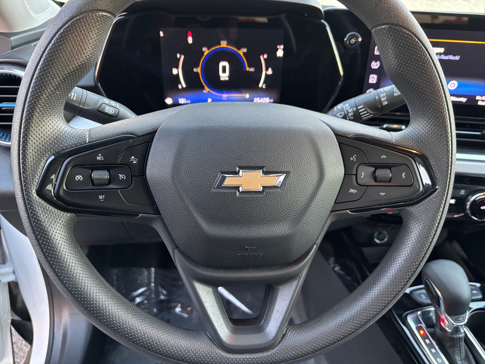 Thumbnail: 2025 Chevrolet Trax - 5