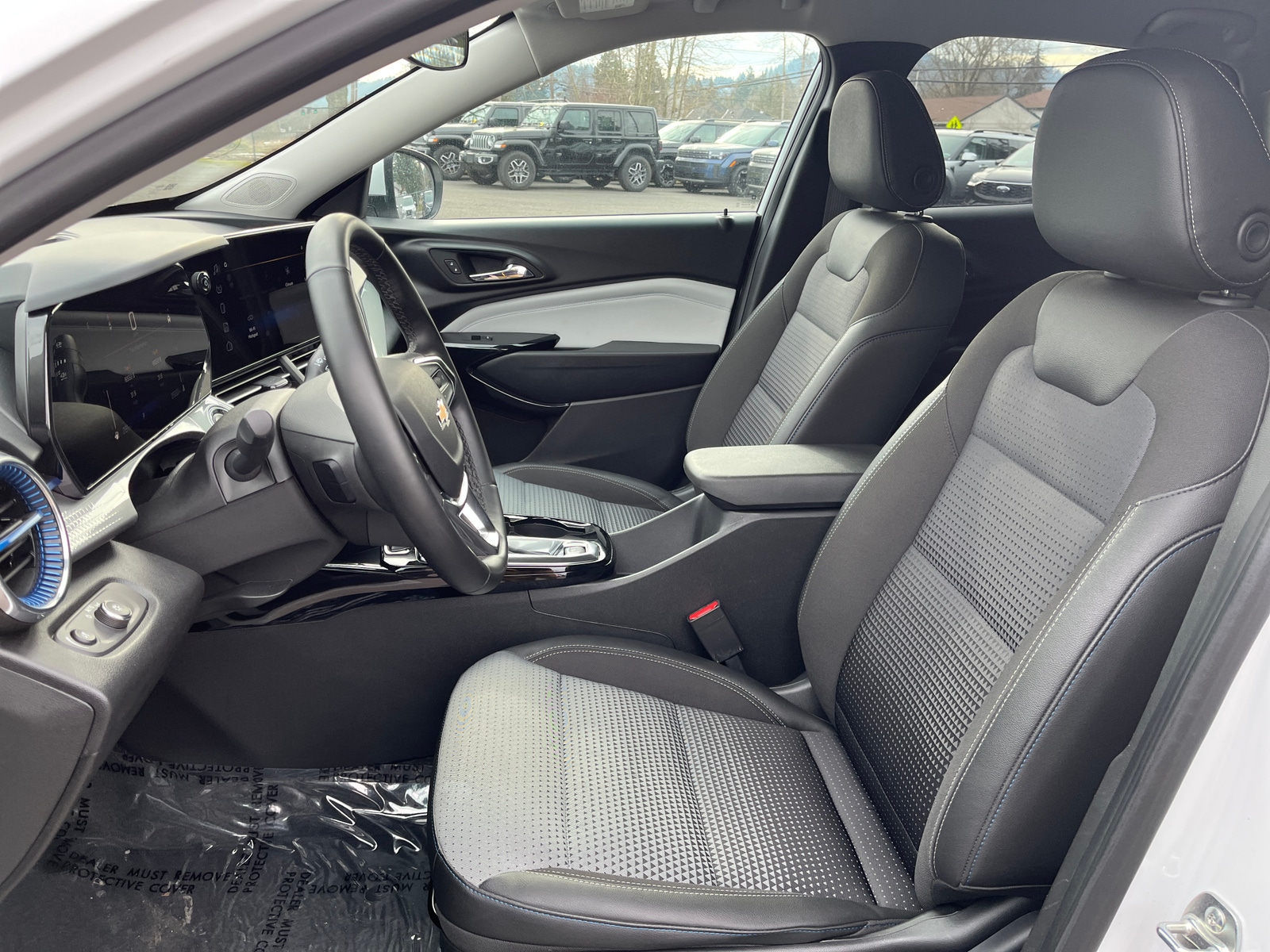 Thumbnail: 2025 Chevrolet Trax - 2