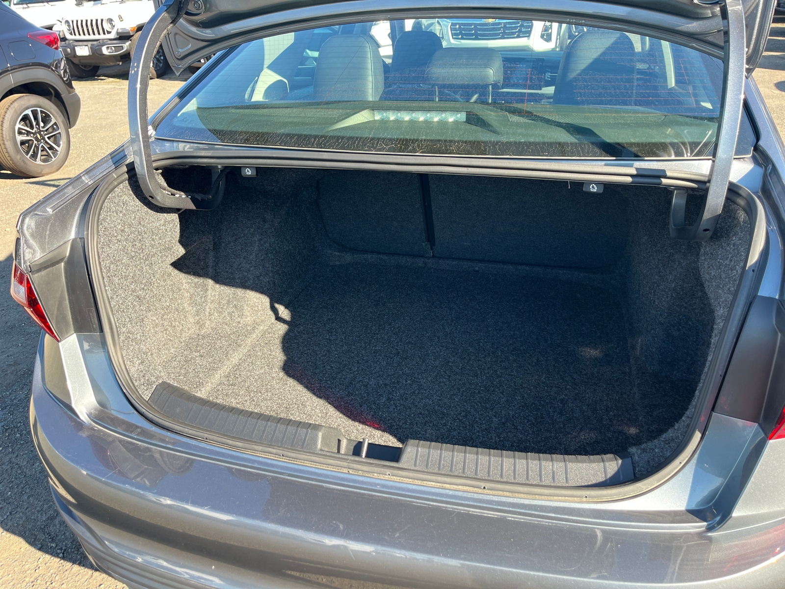 Thumbnail: 2025 Volkswagen Jetta - 6