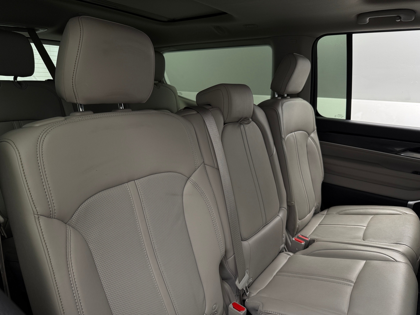 Thumbnail: 2024 Jeep Wagoneer - 5