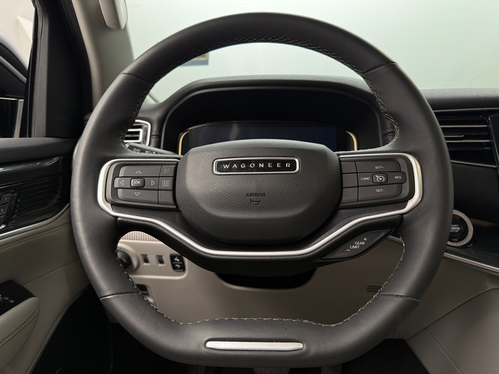 Thumbnail: 2024 Jeep Wagoneer - 4