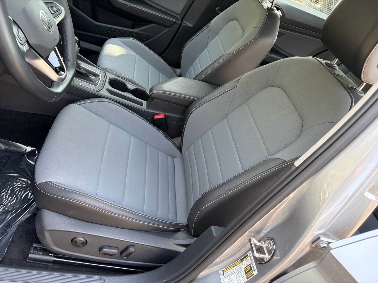 Thumbnail: 2025 Volkswagen Jetta - 2