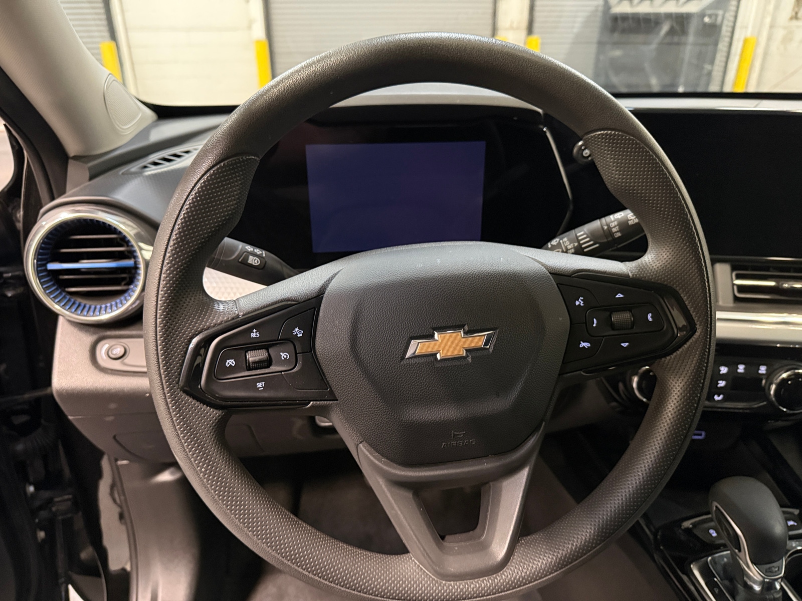 Thumbnail: 2025 Chevrolet Trax - 5