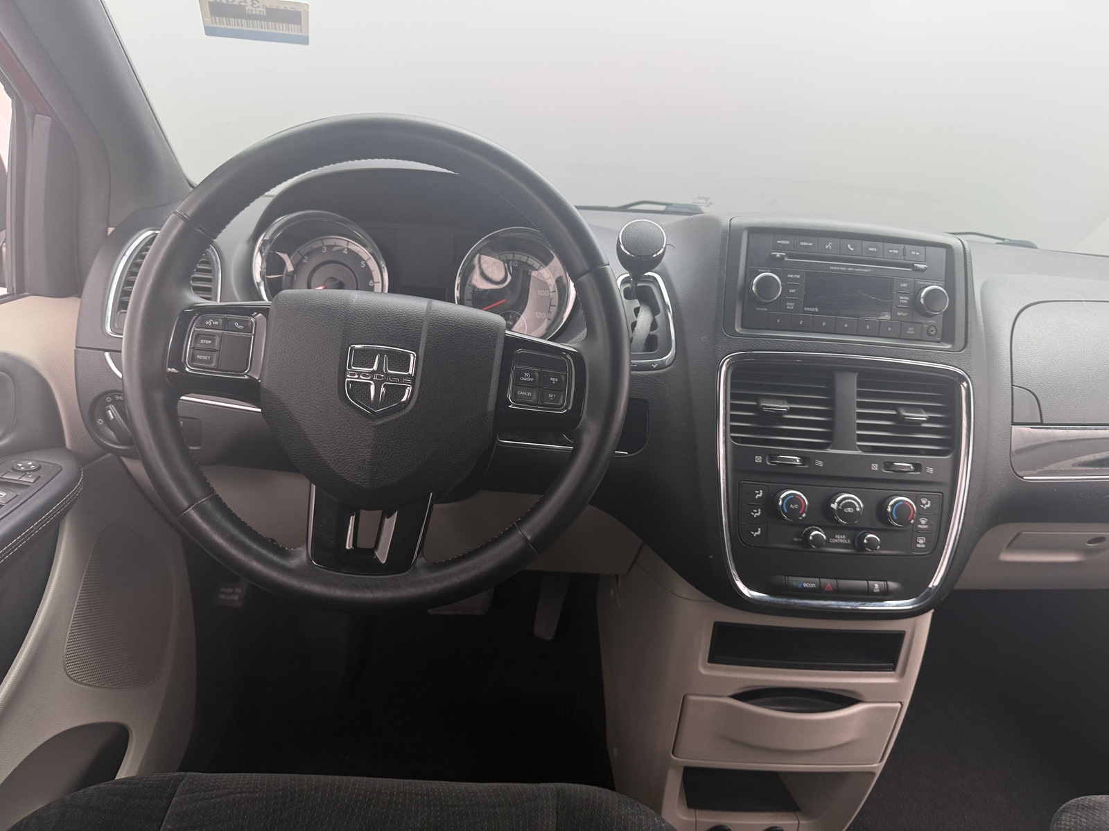 Thumbnail: 2016 Dodge Grand Caravan - 5