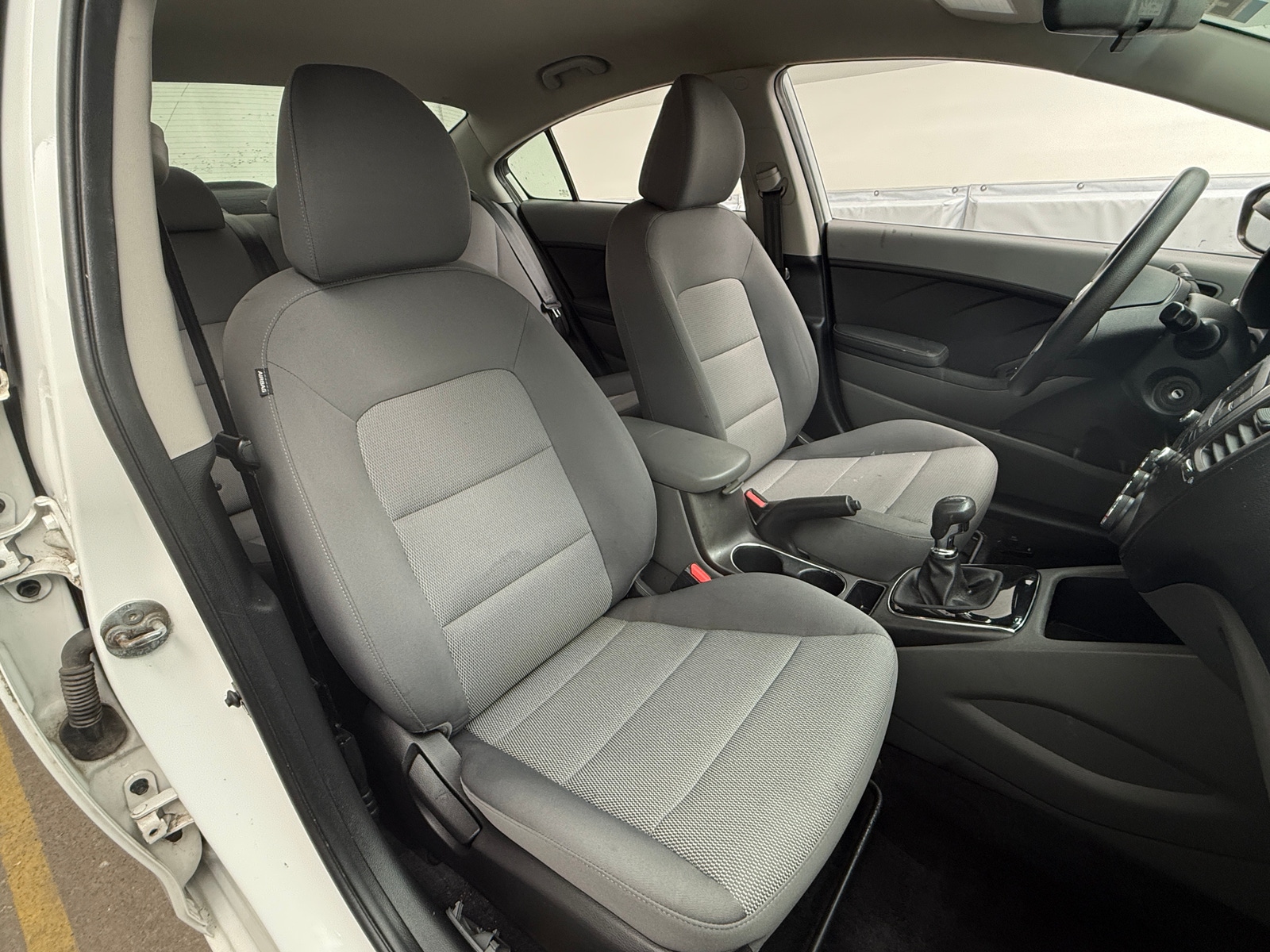 Thumbnail: 2017 Kia Forte - 2