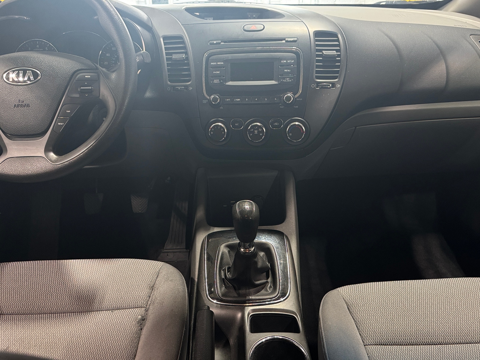 Thumbnail: 2017 Kia Forte - 3